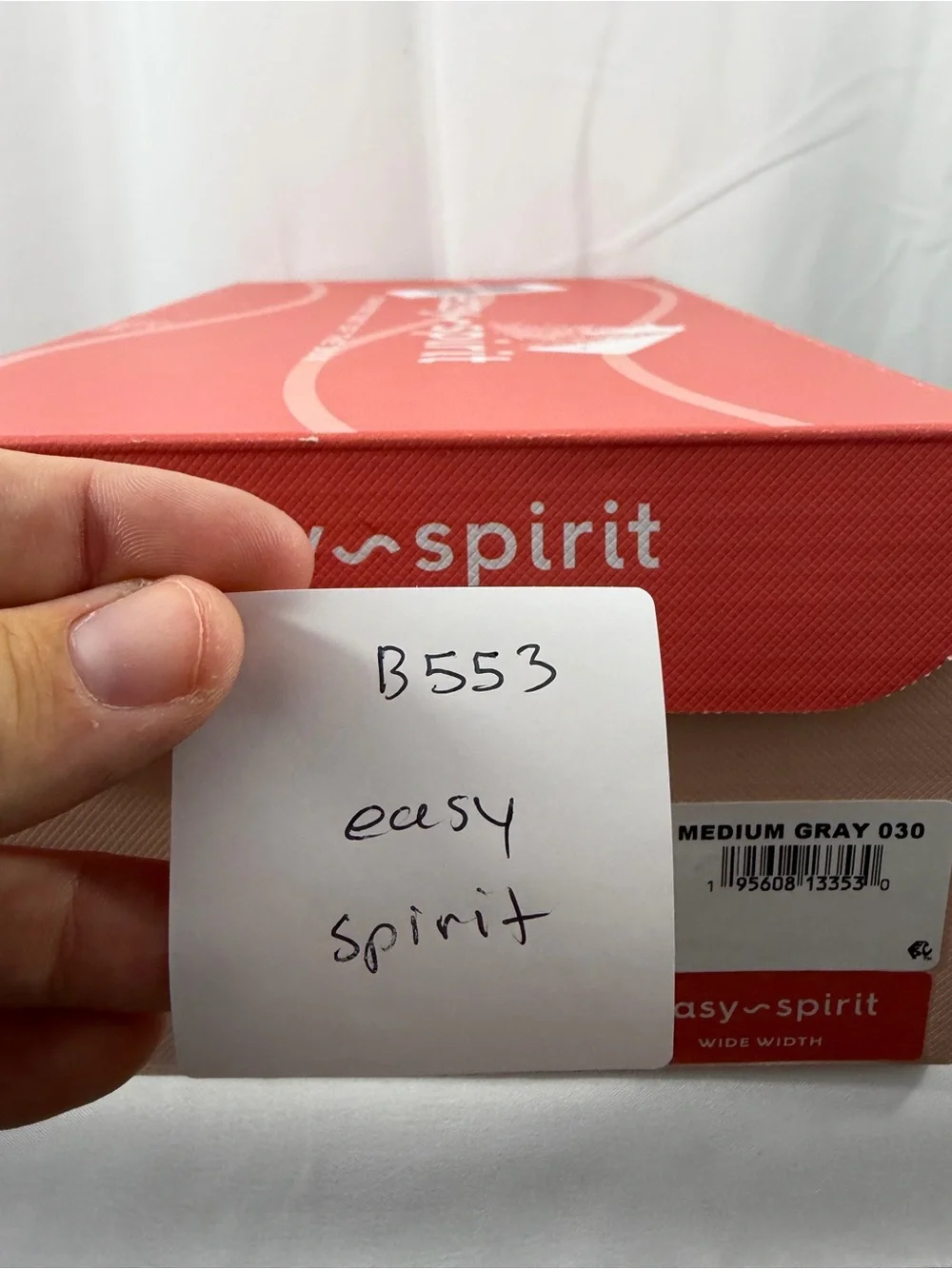 NWT Easy Spirit Women’s Size 7.5W Gray Lace-Up Sneakers